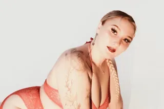 THICK, TEMPTING, AND WORTH IT 💵🥂 - Image 5